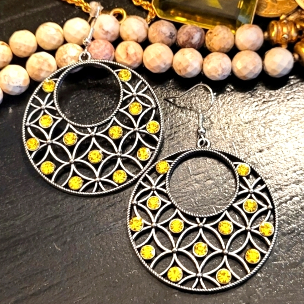 NWT Round Lemon Yellow Crystal Silver Drop Earrings